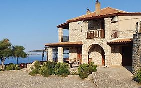 Nireas : Stone Villa