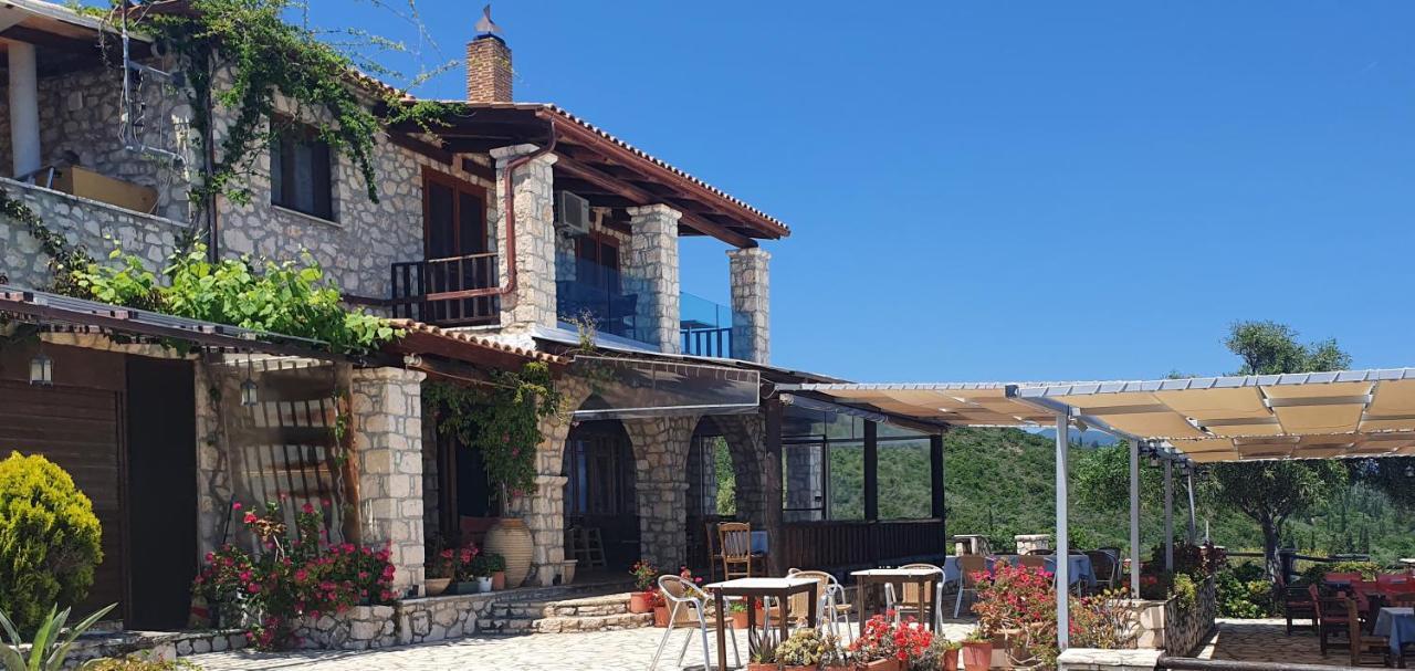 Nireas : Stone Villa Orthoniaí Esterno foto