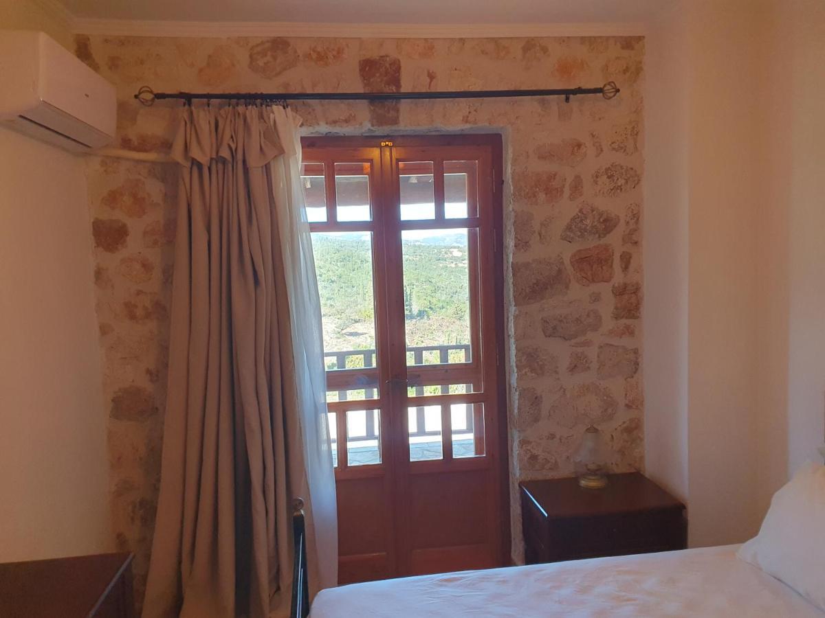 Nireas : Stone Villa Orthoniaí Esterno foto
