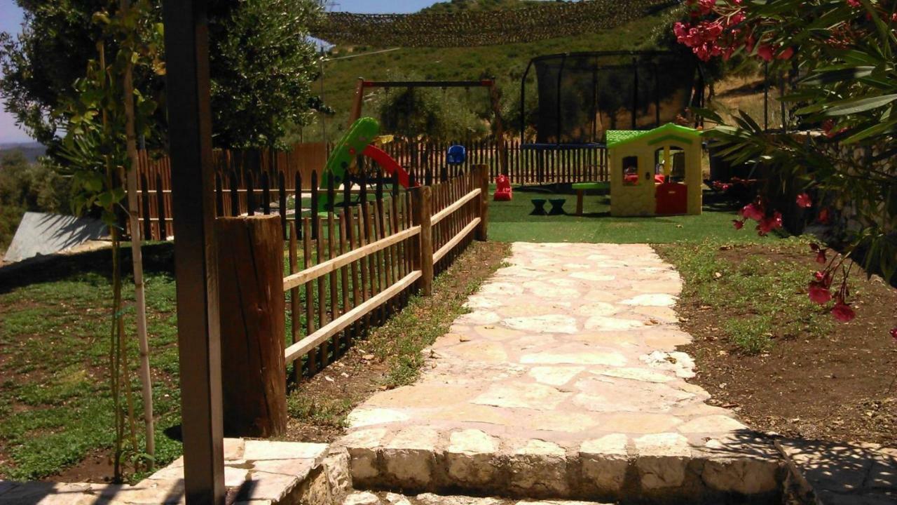 Nireas : Stone Villa Orthoniaí Esterno foto